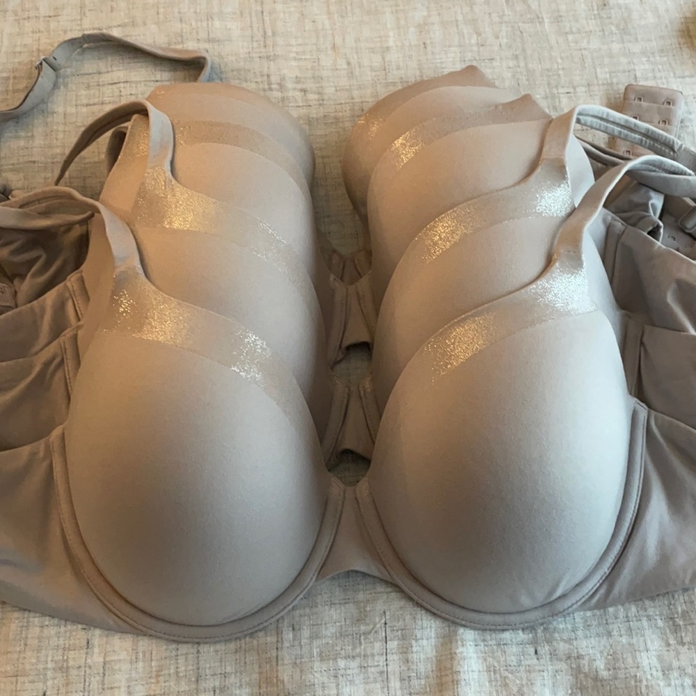 Victoria’s Secret body lined perfect coverage 34DD